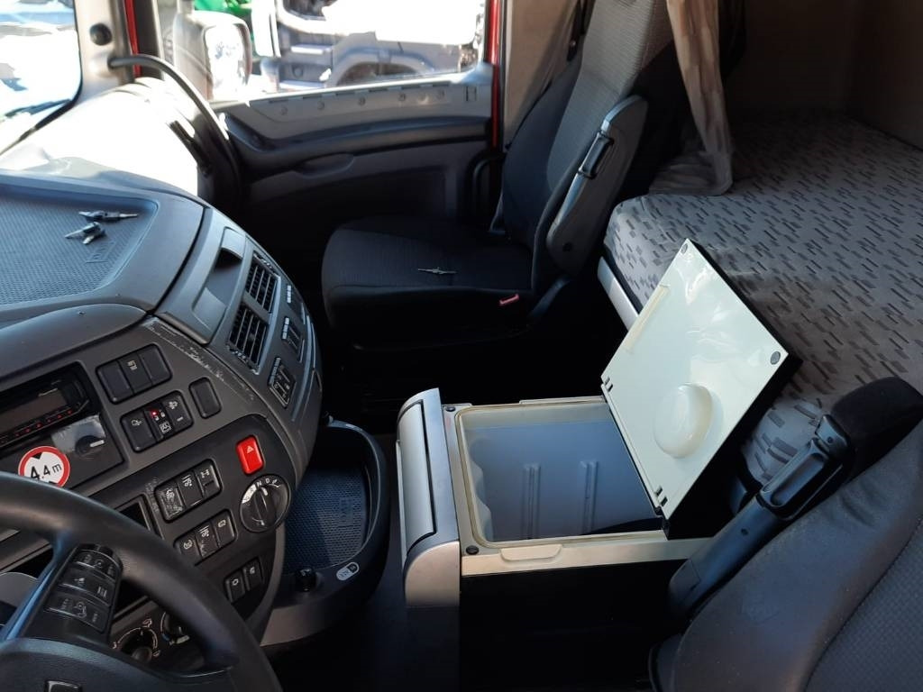 Kamion sa tovarnim sandukom DAF XF460: slika 9