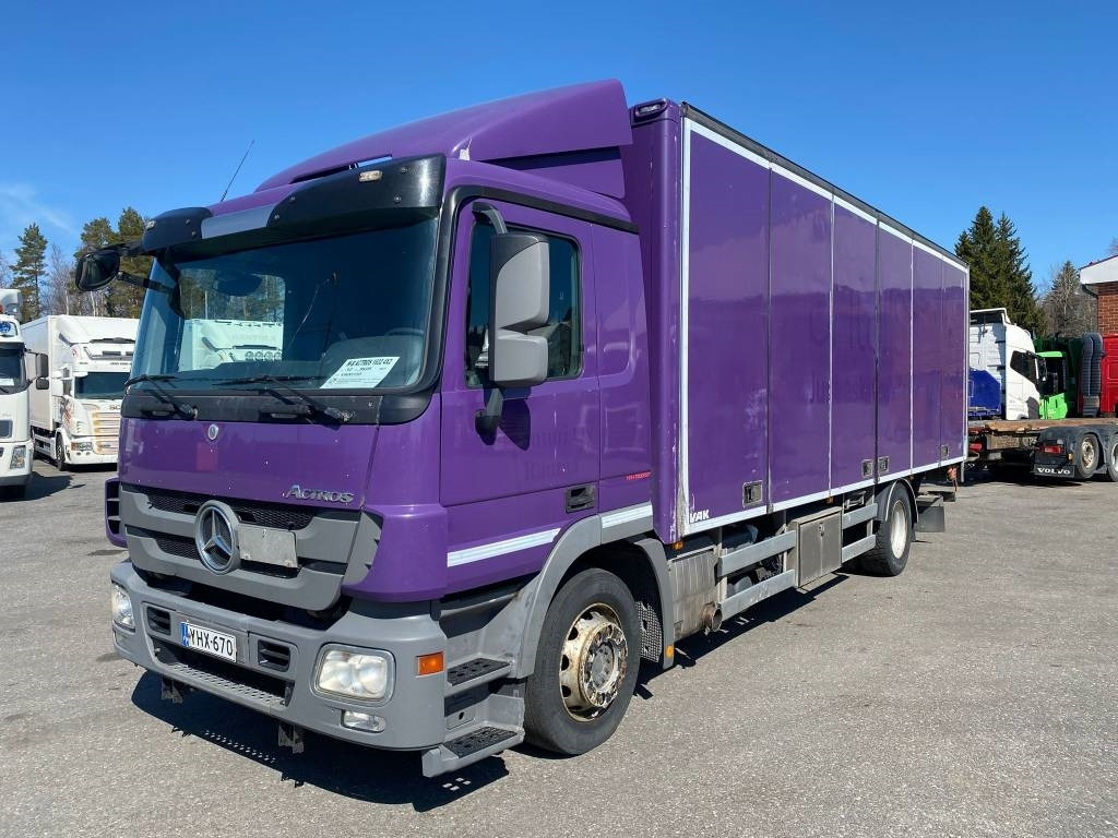 Mercedes-Benz Actros 1832 - Kamion sa zatvorenim sandukom: slika 1 Mercedes-Benz Actros 1832 - Kamion sa zatvorenim sandukom: slika 1