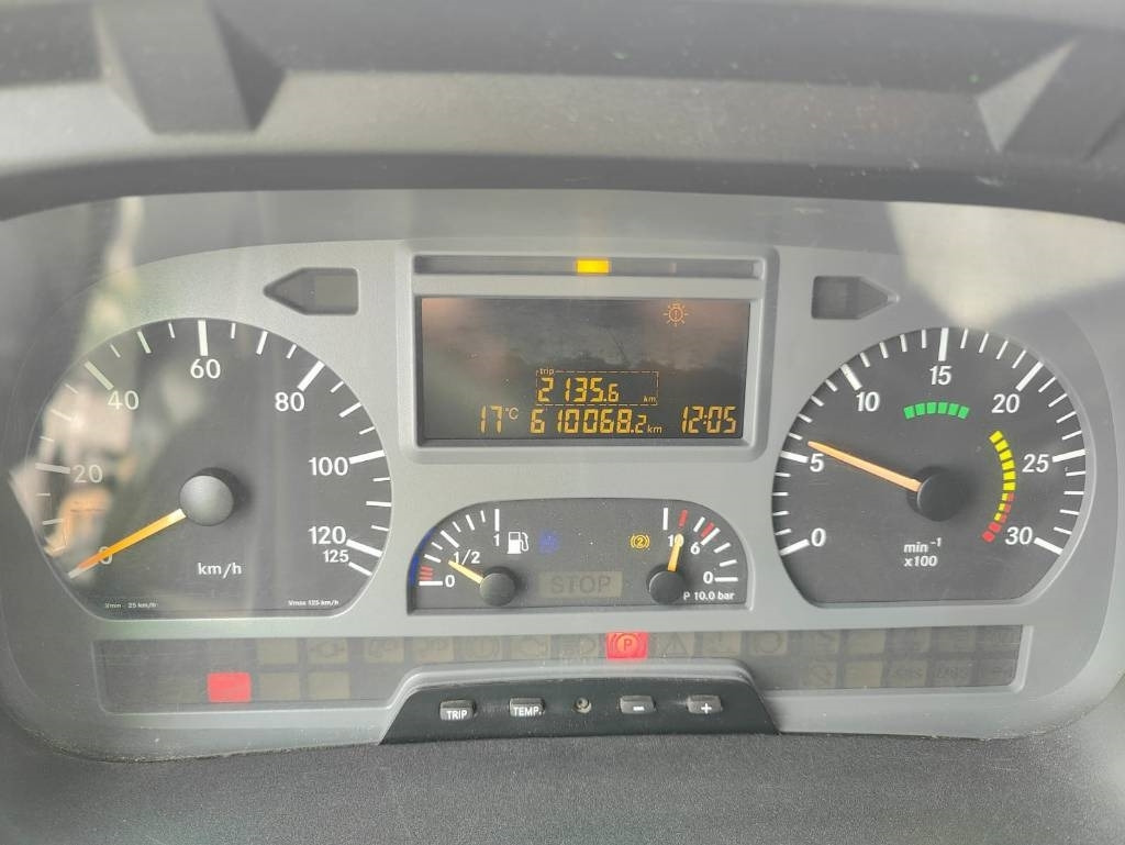 Kamion sa zatvorenim sandukom Mercedes-Benz Atego 1224: slika 14 Kamion sa zatvorenim sandukom Mercedes-Benz Atego 1224: slika 14