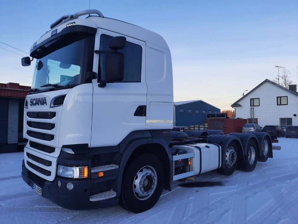 Scania R 520 - Kamion sa golom šasijom i zatvorenom kabinom: slika 1 Scania R 520 - Kamion sa golom šasijom i zatvorenom kabinom: slika 1