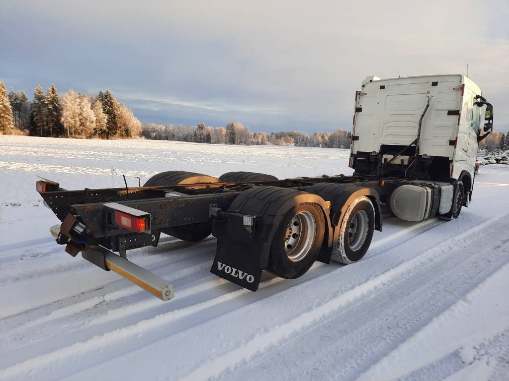 Volvo FH 13 - Kamion sa golom šasijom i zatvorenom kabinom: slika 4 Volvo FH 13 - Kamion sa golom šasijom i zatvorenom kabinom: slika 4