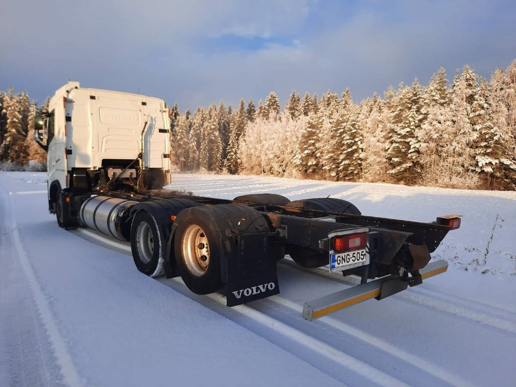 Volvo FH 13 - Kamion sa golom šasijom i zatvorenom kabinom: slika 3 Volvo FH 13 - Kamion sa golom šasijom i zatvorenom kabinom: slika 3