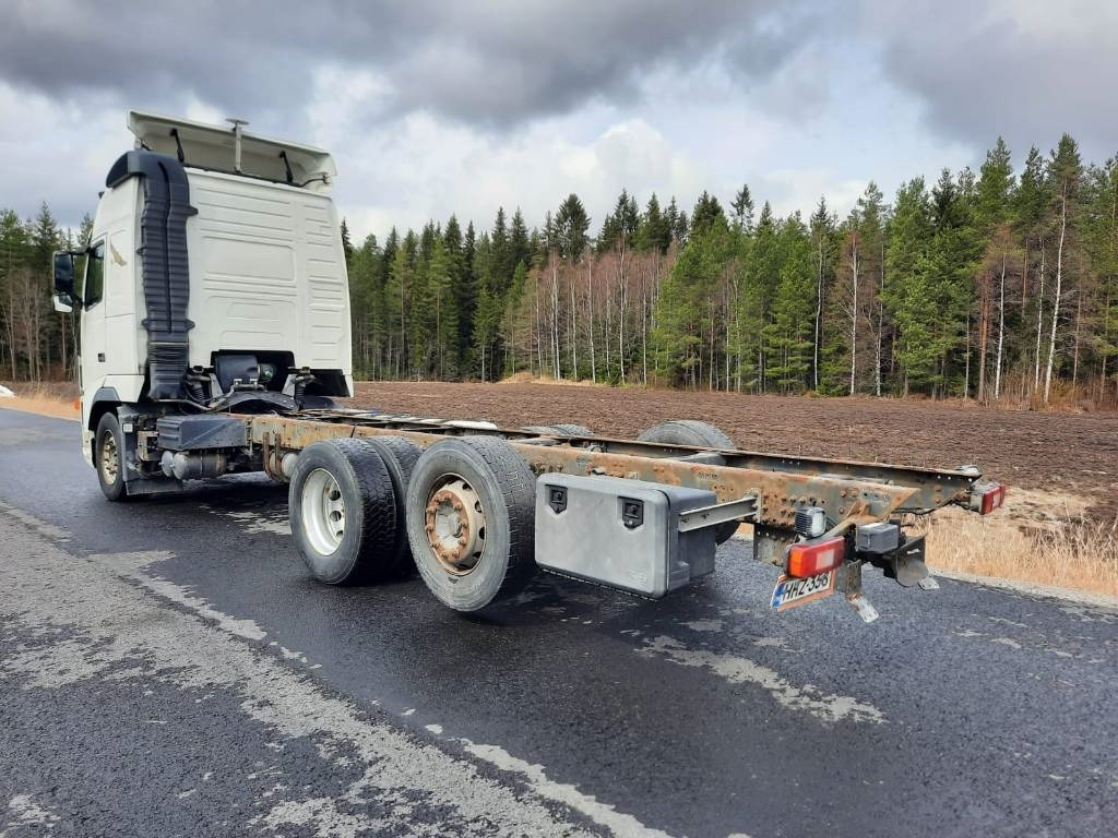 Volvo FH13 - Kamion sa golom šasijom i zatvorenom kabinom: slika 3 Volvo FH13 - Kamion sa golom šasijom i zatvorenom kabinom: slika 3