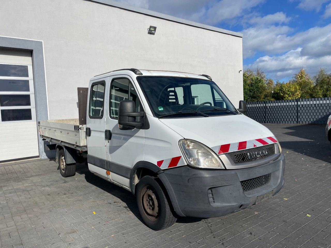 Iveco Daily 35S14 Pritsche, DoKa, Klima - Dostavno vozilo s ravnom platformom, Dostavno vozilo sa duplom kabinom: slika 3 Iveco Daily 35S14 Pritsche, DoKa, Klima - Dostavno vozilo s ravnom platformom, Dostavno vozilo sa duplom kabinom: slika 3