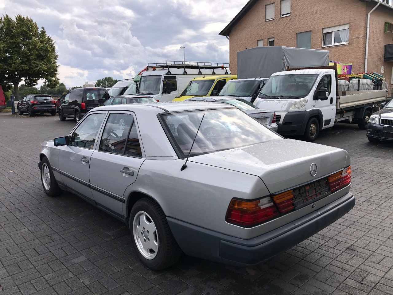 Mercedes-Benz W124 E 260 - Limuzina: slika 4 Mercedes-Benz W124 E 260 - Limuzina: slika 4