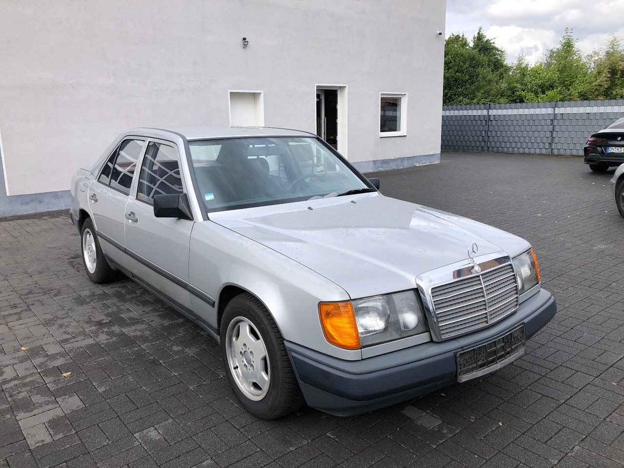 Mercedes-Benz W124 E 260 - Limuzina: slika 3 Mercedes-Benz W124 E 260 - Limuzina: slika 3