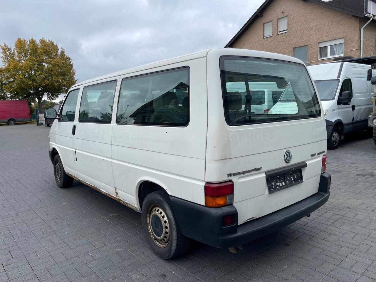 Volkswagen T4 Caravelle 2,5 TDI 75kW syncro lang, 9-Sitzer - Putnički kombi: slika 4 Volkswagen T4 Caravelle 2,5 TDI 75kW syncro lang, 9-Sitzer - Putnički kombi: slika 4