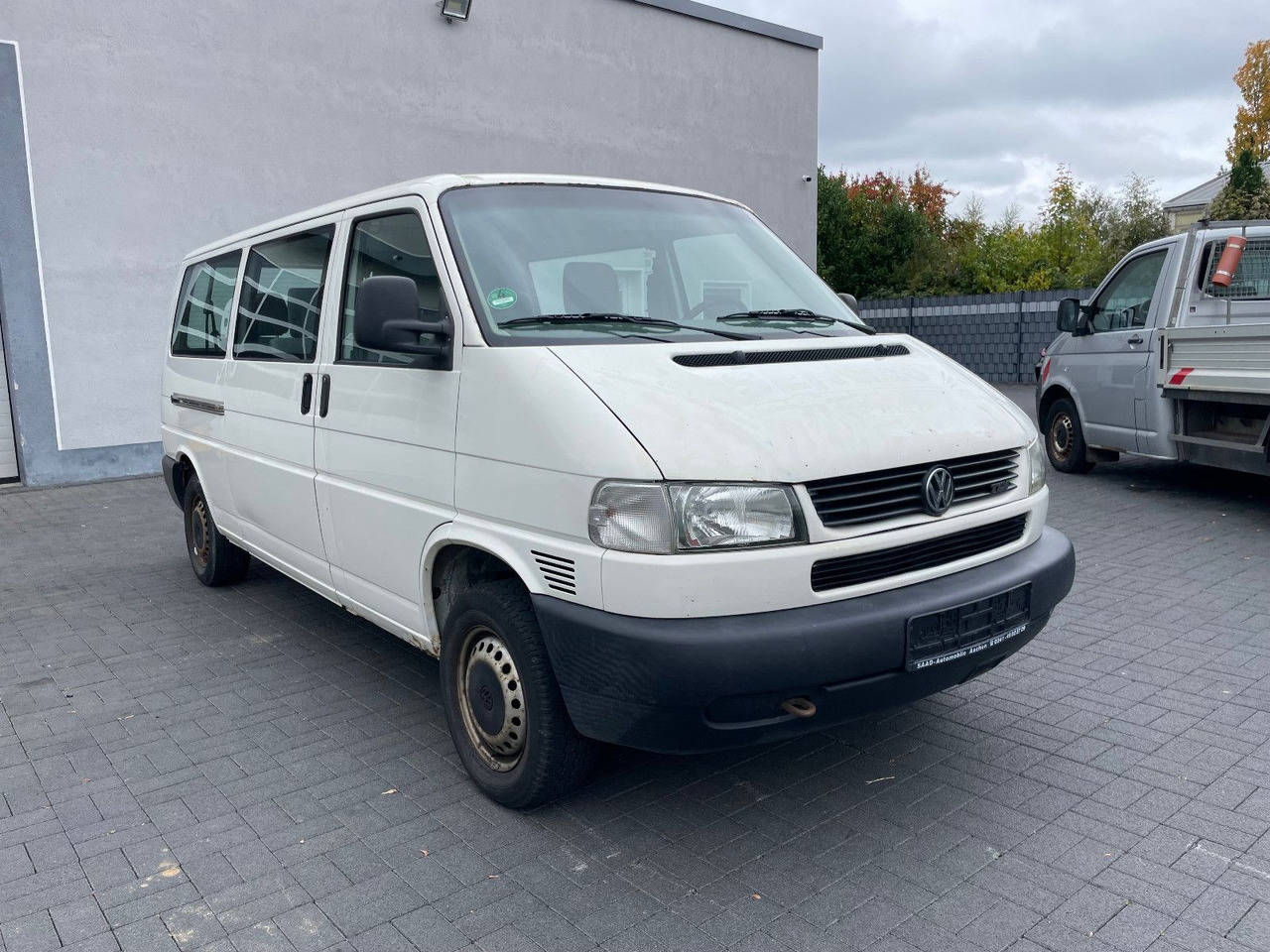 Volkswagen T4 Caravelle 2,5-l-Diesel TDI 75kW syncro lang - Putnički kombi: slika 1 Volkswagen T4 Caravelle 2,5-l-Diesel TDI 75kW syncro lang - Putnički kombi: slika 1
