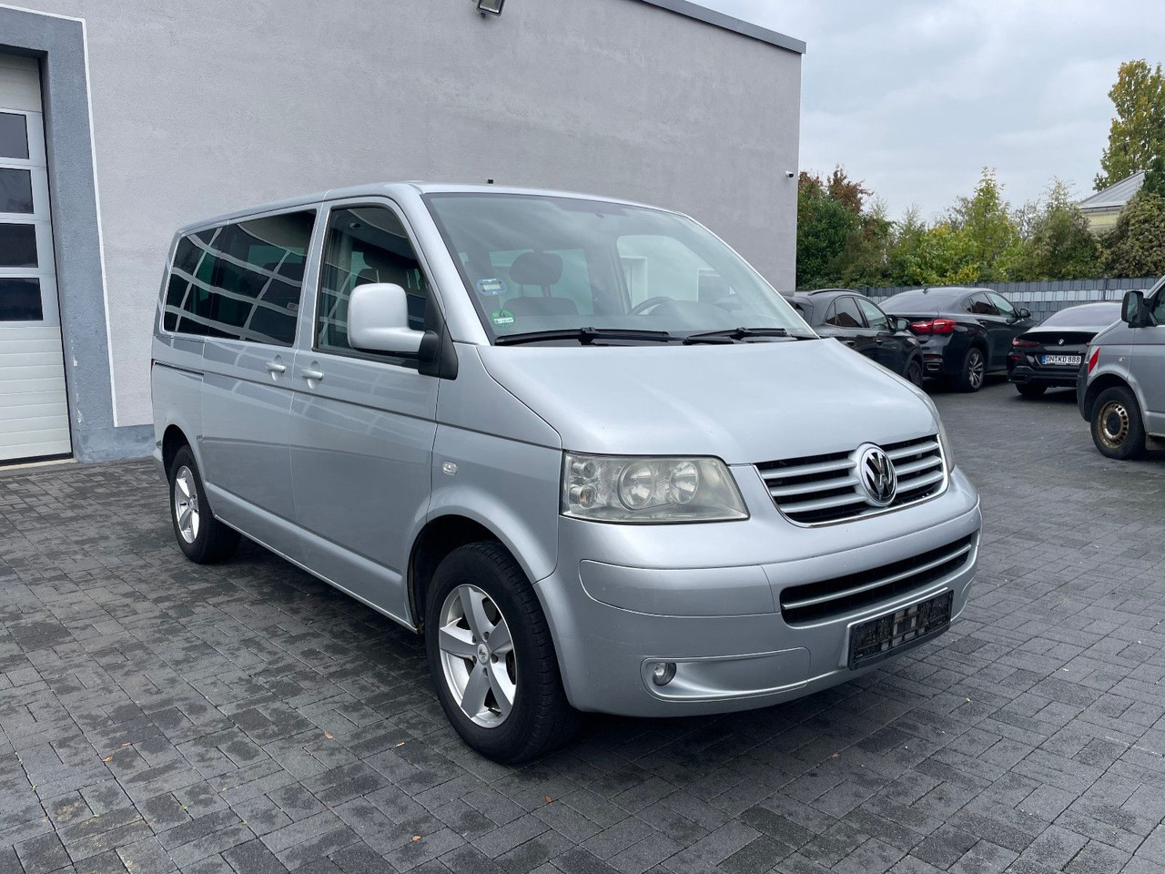 Volkswagen T5 2.5 TDi Caravelle 4Motion 8-Sitzer - Putnički kombi: slika 1 Volkswagen T5 2.5 TDi Caravelle 4Motion 8-Sitzer - Putnički kombi: slika 1