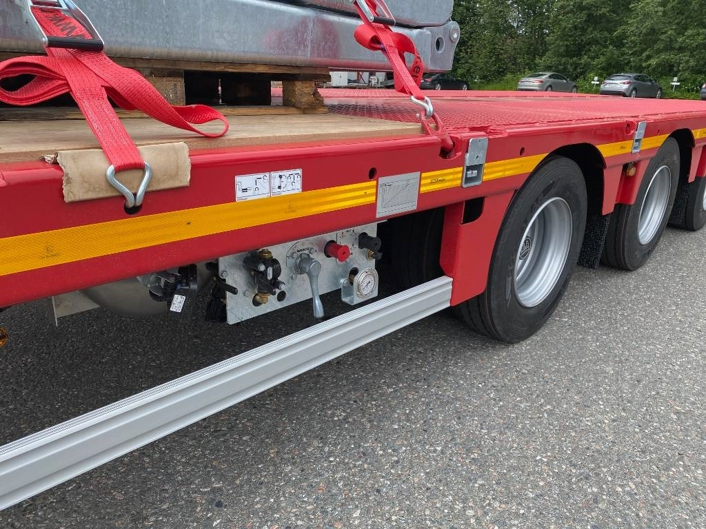 Faymonville Max Trailer, Max100 4AU - Niska poluprikolica za prevoz: slika 4 Faymonville Max Trailer, Max100 4AU - Niska poluprikolica za prevoz: slika 4