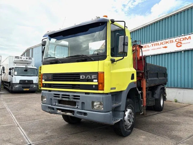 DAF 65 -180ATI 4x4 FULL STEEL 3-WAY KIPPER AND PALFINGER CRANE (EURO 2 / MANUAL GEARBOX / FULL STEEL SUSPENSION / ETC.) - Istovarivač, Kamion sa dizalicom: slika 1 DAF 65 -180ATI 4x4 FULL STEEL 3-WAY KIPPER AND PALFINGER CRANE (EURO 2 / MANUAL GEARBOX / FULL STEEL SUSPENSION / ETC.) - Istovarivač, Kamion sa dizalicom: slika 1