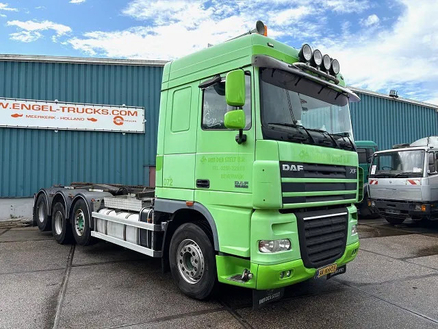 DAF XF 105.460 8x2 CHASSIS WITH MULTILIFT SYSTEM (ZF16 MANUAL GEARBOX / MX-BRAKE / 9.000 KG. FRONT-AXLE / LIFT-AXLES / FRIDGE / ETC. - Kamion za prevoz kontejnera/ Kamion sa promenjivim sandukom: slika 2 DAF XF 105.460 8x2 CHASSIS WITH MULTILIFT SYSTEM (ZF16 MANUAL GEARBOX / MX-BRAKE / 9.000 KG. FRONT-AXLE / LIFT-AXLES / FRIDGE / ETC. - Kamion za prevoz kontejnera/ Kamion sa promenjivim sandukom: slika 2