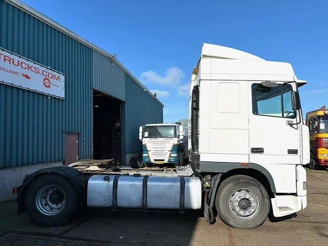 DAF 95.380 XF SPACECAB (EURO 2 / ZF16 MANUAL GEARBOX / D.E.B. ENGINE BRAKE / AIRCONDITIONING) - Tegljač: slika 4 DAF 95.380 XF SPACECAB (EURO 2 / ZF16 MANUAL GEARBOX / D.E.B. ENGINE BRAKE / AIRCONDITIONING) - Tegljač: slika 4
