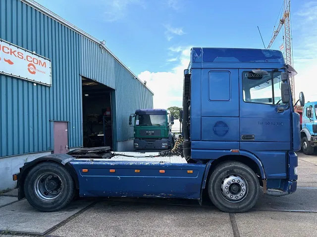 DAF 95.380 XF SPACECAB (EURO 2 / ZF16 MANUAL GEARBOX / HYDRAULIC KIT / P.T.O. / SIDE SKIRTS / AIRCONDITIONING) - Tegljač: slika 4 DAF 95.380 XF SPACECAB (EURO 2 / ZF16 MANUAL GEARBOX / HYDRAULIC KIT / P.T.O. / SIDE SKIRTS / AIRCONDITIONING) - Tegljač: slika 4