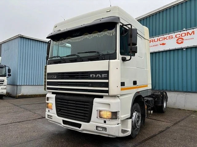 DAF 95.430 XF SPACECAB (EURO 3 / ZF16 MANUAL GEARBOX / ZF-INTARDER / AIRCONDITIONING / 870 LITER DIESELTANK) - Tegljač: slika 1 DAF 95.430 XF SPACECAB (EURO 3 / ZF16 MANUAL GEARBOX / ZF-INTARDER / AIRCONDITIONING / 870 LITER DIESELTANK) - Tegljač: slika 1