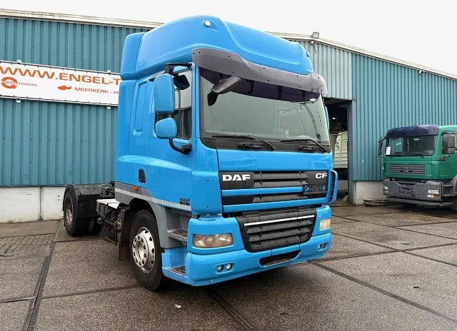 DAF CF 85.460 SPACECAB (ZF16 MANUAL GEARBOX / MX-BRAKE / AIRCONDITIONING / EURO 5) - Tegljač: slika 2 DAF CF 85.460 SPACECAB (ZF16 MANUAL GEARBOX / MX-BRAKE / AIRCONDITIONING / EURO 5) - Tegljač: slika 2