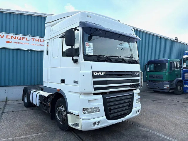DAF XF 105.460 SPACECAB (ZF-MANUAL GEARBOX / 2x DIESELTANK / MX-ENGINE BRAKE / AIRCONDITIONING / FRIDGE / ETC. - Tegljač: slika 2 DAF XF 105.460 SPACECAB (ZF-MANUAL GEARBOX / 2x DIESELTANK / MX-ENGINE BRAKE / AIRCONDITIONING / FRIDGE / ETC. - Tegljač: slika 2