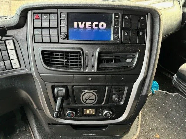 Tegljač Iveco Stralis 440.42 /TP HIGH-WAY (EURO 6 / AUTOMATIC GEARBOX / 2x TANK / FRIDGE / AIRCONDITIONING / ETC.): slika 8