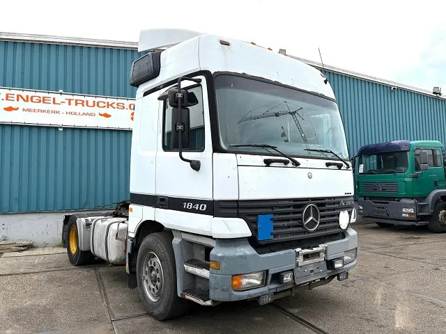 Mercedes-Benz Actros 1840 LS (MP1) (EPS WITH CLUTCH (3 PEDALS) / RETARDER / ROOF SPOILER / ETC.) - Tegljač: slika 2 Mercedes-Benz Actros 1840 LS (MP1) (EPS WITH CLUTCH (3 PEDALS) / RETARDER / ROOF SPOILER / ETC.) - Tegljač: slika 2
