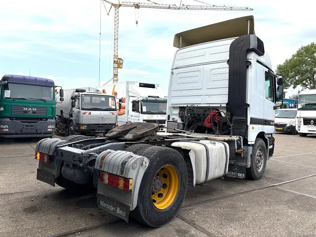 Mercedes-Benz Actros 1840 LS (MP1) (EPS WITH CLUTCH (3 PEDALS) / RETARDER / ROOF SPOILER / ETC.) - Tegljač: slika 3 Mercedes-Benz Actros 1840 LS (MP1) (EPS WITH CLUTCH (3 PEDALS) / RETARDER / ROOF SPOILER / ETC.) - Tegljač: slika 3