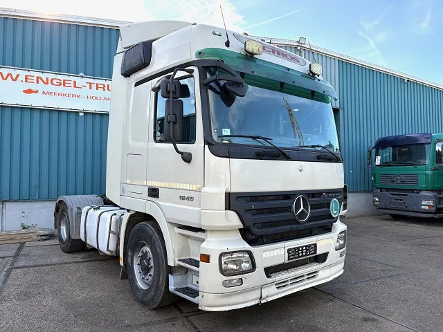 Mercedes-Benz Actros 1846 LS (MP2) (EPS WITH CLUTCH (3 PEDALS) / RETARDER / AIRCONDITIONING / ETC) - Tegljač: slika 2 Mercedes-Benz Actros 1846 LS (MP2) (EPS WITH CLUTCH (3 PEDALS) / RETARDER / AIRCONDITIONING / ETC) - Tegljač: slika 2