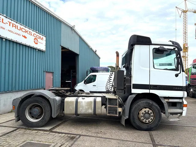 Mercedes-Benz Actros 1848 LS (MP1) 4x2 TRACTOR (EPS WITH CLUTCH / RUDUCTION AXLE / HYDRAULIC KIT / AIRCONDITIONING / ETC) - Tegljač: slika 4 Mercedes-Benz Actros 1848 LS (MP1) 4x2 TRACTOR (EPS WITH CLUTCH / RUDUCTION AXLE / HYDRAULIC KIT / AIRCONDITIONING / ETC) - Tegljač: slika 4