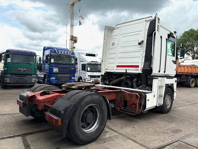 Renault Magnum 440 E-TECH 4x2 (ZF16 MANUAL GEARBOX / RETARDER / REDUCTION AXLE / AIRCONDITIONING) - Tegljač: slika 3 Renault Magnum 440 E-TECH 4x2 (ZF16 MANUAL GEARBOX / RETARDER / REDUCTION AXLE / AIRCONDITIONING) - Tegljač: slika 3