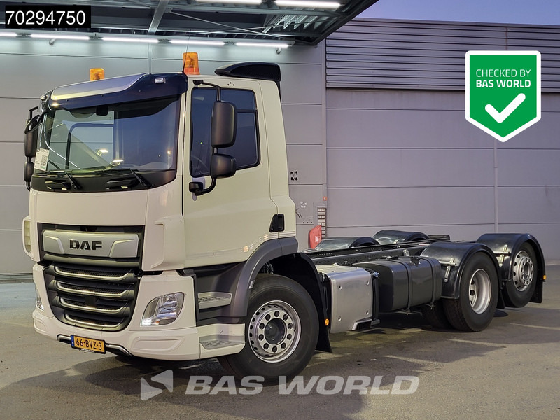 DAF CF 300 6X2 NEW chassis Lift/Steering Axle ACC Retarder Euro 6 - Kamion sa golom šasijom i zatvorenom kabinom: slika 1 DAF CF 300 6X2 NEW chassis Lift/Steering Axle ACC Retarder Euro 6 - Kamion sa golom šasijom i zatvorenom kabinom: slika 1