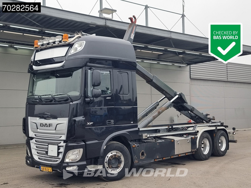 DAF XF 480 6X2 NL-Truck VDL S-30-6400 ACC Standklima Euro 6 - Kamion sa hidrauličnom kukom: slika 1 DAF XF 480 6X2 NL-Truck VDL S-30-6400 ACC Standklima Euro 6 - Kamion sa hidrauličnom kukom: slika 1
