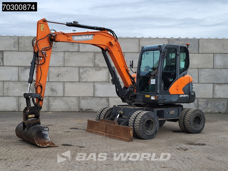 Doosan DX57 W-5 A/C - 3 Buckets - Bager točkaš: slika 2 Doosan DX57 W-5 A/C - 3 Buckets - Bager točkaš: slika 2