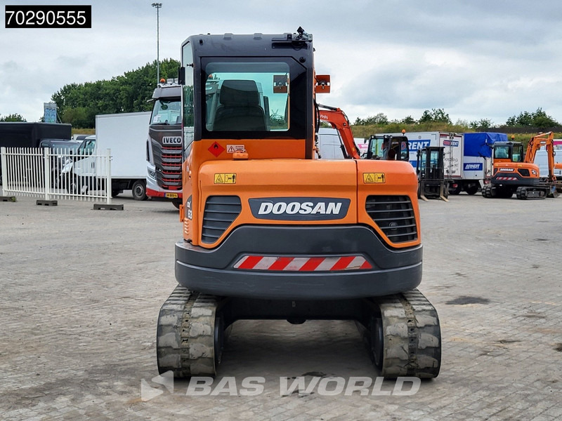 Doosan DX63-3 3 BUCKETS - A/C - Mini bager: slika 5 Doosan DX63-3 3 BUCKETS - A/C - Mini bager: slika 5