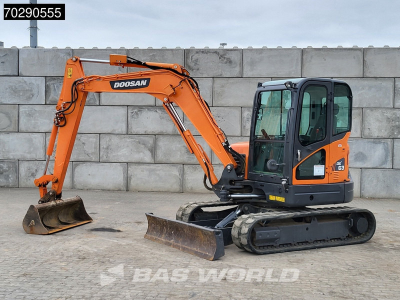Doosan DX63-3 3 BUCKETS - A/C - Mini bager: slika 2 Doosan DX63-3 3 BUCKETS - A/C - Mini bager: slika 2