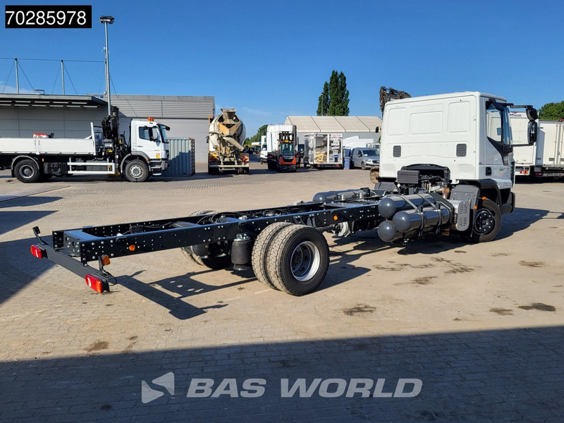 Iveco 120-210L 4X2 NEW 12tons chassis! CNG Engine TELMA Retarder Manual Euro 6 - Kamion sa golom šasijom i zatvorenom kabinom: slika 5 Iveco 120-210L 4X2 NEW 12tons chassis! CNG Engine TELMA Retarder Manual Euro 6 - Kamion sa golom šasijom i zatvorenom kabinom: slika 5