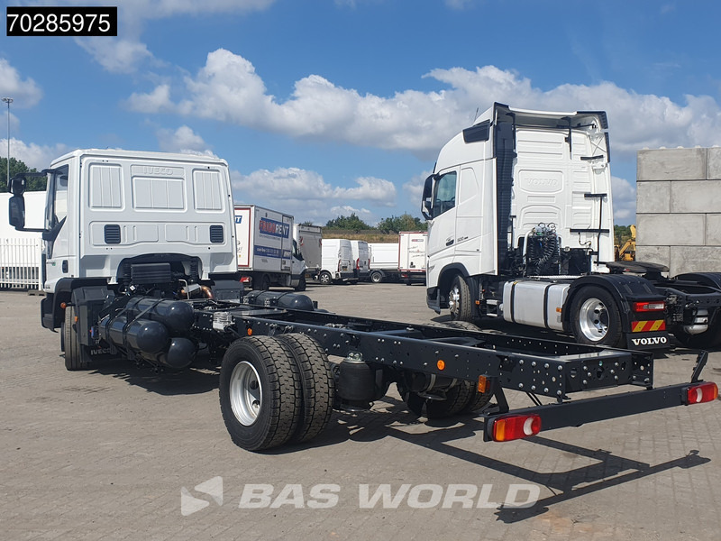Iveco Eurocargo 120LE210 4X2 NEW 12tons chassis! CNG Engine TELMA Retarder Manual Euro 6 - Kamion sa golom šasijom i zatvorenom kabinom: slika 2 Iveco Eurocargo 120LE210 4X2 NEW 12tons chassis! CNG Engine TELMA Retarder Manual Euro 6 - Kamion sa golom šasijom i zatvorenom kabinom: slika 2