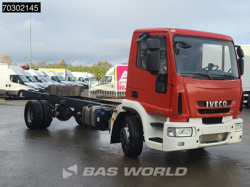 Iveco Eurocargo 160E320 4X2 NEW! 16T chassis 2016 production Euro 6 - Kamion sa golom šasijom i zatvorenom kabinom: slika 3 Iveco Eurocargo 160E320 4X2 NEW! 16T chassis 2016 production Euro 6 - Kamion sa golom šasijom i zatvorenom kabinom: slika 3