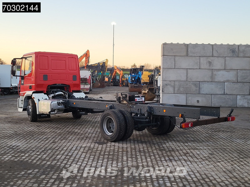 Iveco Eurocargo 160E320 4X2 NEW! 16T chassis 2016 production Euro 6 - Kamion sa golom šasijom i zatvorenom kabinom: slika 2 Iveco Eurocargo 160E320 4X2 NEW! 16T chassis 2016 production Euro 6 - Kamion sa golom šasijom i zatvorenom kabinom: slika 2
