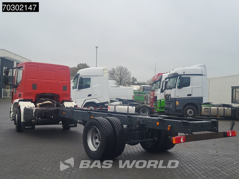 Iveco Eurocargo 180E320 4X2 NEW! 18T chassis 2017 production Euro 6 - Kamion sa golom šasijom i zatvorenom kabinom: slika 2 Iveco Eurocargo 180E320 4X2 NEW! 18T chassis 2017 production Euro 6 - Kamion sa golom šasijom i zatvorenom kabinom: slika 2