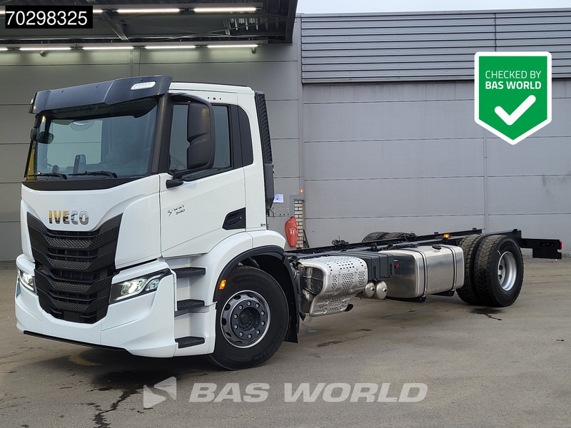 Iveco S-Way 340 4X2 NEW! Chassis Automatic LED Navi ACC Euro 6 - Kamion sa golom šasijom i zatvorenom kabinom: slika 1 Iveco S-Way 340 4X2 NEW! Chassis Automatic LED Navi ACC Euro 6 - Kamion sa golom šasijom i zatvorenom kabinom: slika 1