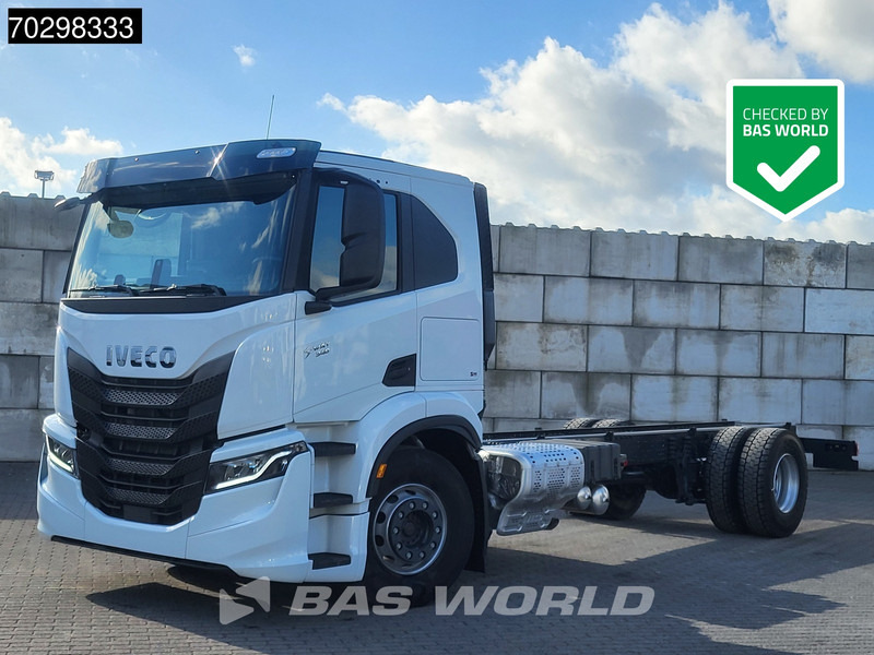 Iveco S-Way 340 4X2 NEW! Chassis Automatic Navi LED Euro 6 - Kamion sa golom šasijom i zatvorenom kabinom: slika 1 Iveco S-Way 340 4X2 NEW! Chassis Automatic Navi LED Euro 6 - Kamion sa golom šasijom i zatvorenom kabinom: slika 1