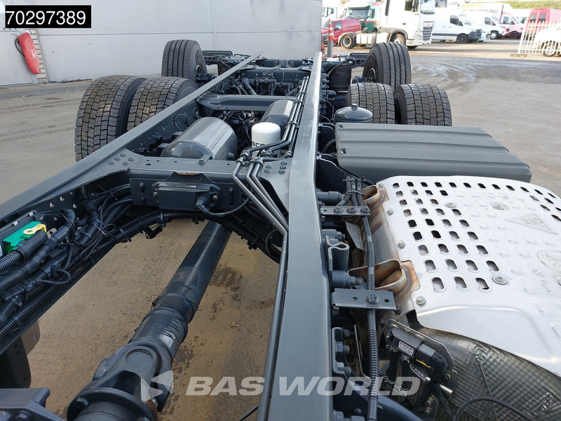 Iveco S-Way 340 6X2 NEW! Chassis Lift- Steering axle ON Automatic - Kamion sa golom šasijom i zatvorenom kabinom: slika 2 Iveco S-Way 340 6X2 NEW! Chassis Lift- Steering axle ON Automatic - Kamion sa golom šasijom i zatvorenom kabinom: slika 2