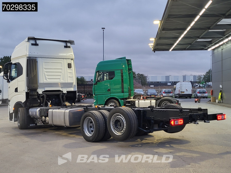Iveco S-Way 530 6X2 NEW chassis! Retarder Standairco Lift+Steering-Axle Automatic LED ACC Euro 6 - Kamion sa golom šasijom i zatvorenom kabinom: slika 2 Iveco S-Way 530 6X2 NEW chassis! Retarder Standairco Lift+Steering-Axle Automatic LED ACC Euro 6 - Kamion sa golom šasijom i zatvorenom kabinom: slika 2