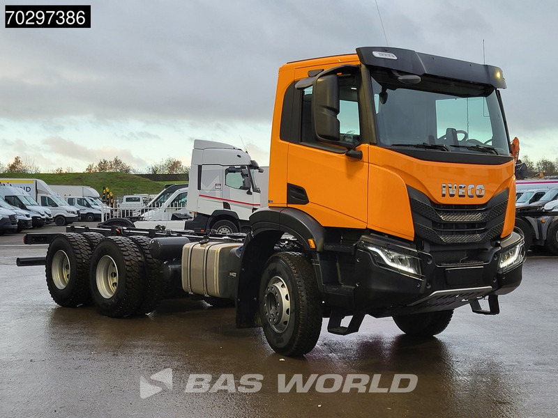 Iveco X-Way 420 6X4 NEW! OFF Chassis steelsuspension Automatic Euro 6 - Kamion sa golom šasijom i zatvorenom kabinom: slika 3 Iveco X-Way 420 6X4 NEW! OFF Chassis steelsuspension Automatic Euro 6 - Kamion sa golom šasijom i zatvorenom kabinom: slika 3