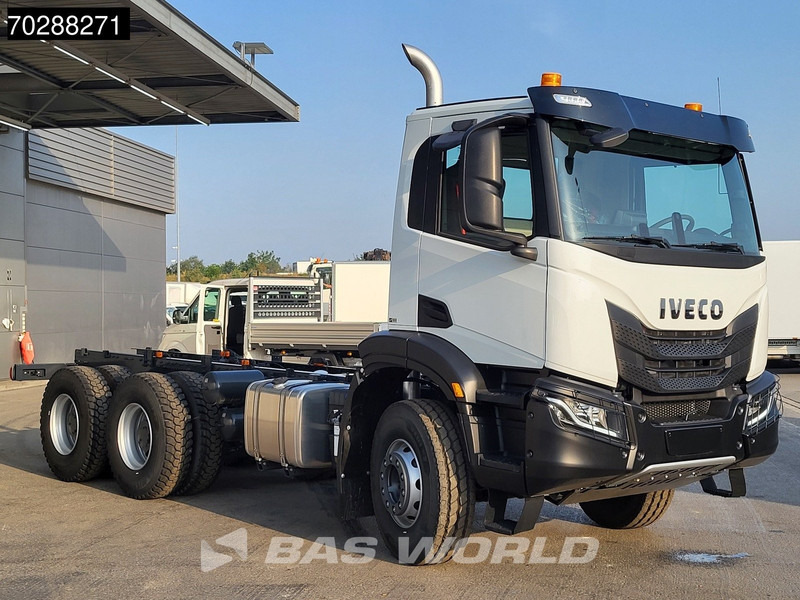 Iveco X-Way 460 6X4 New! Retarder Steelsuspension Big-Axle Navi Euro 6 - Kamion sa golom šasijom i zatvorenom kabinom: slika 3 Iveco X-Way 460 6X4 New! Retarder Steelsuspension Big-Axle Navi Euro 6 - Kamion sa golom šasijom i zatvorenom kabinom: slika 3