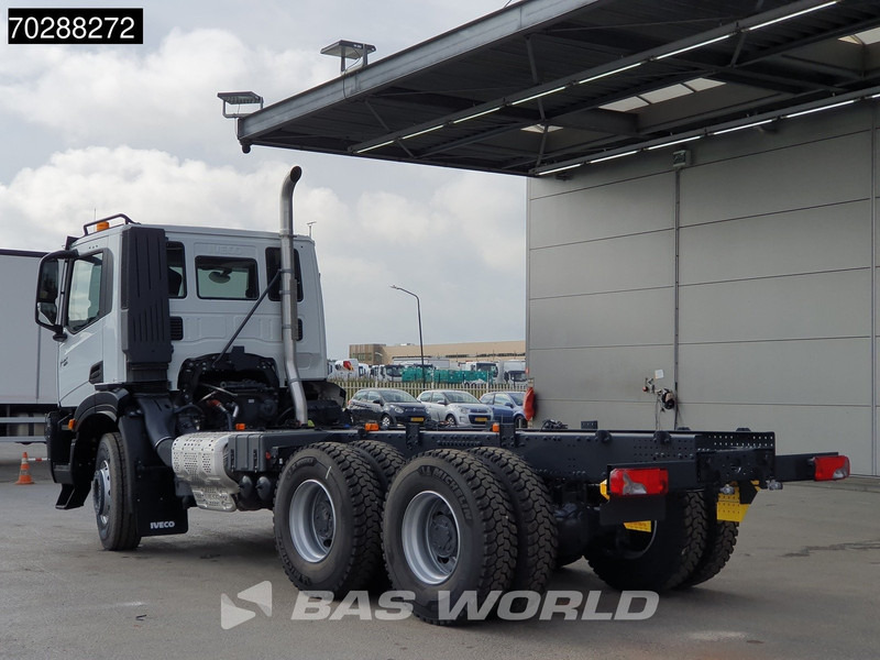 Iveco X-Way 460 6X4 New! Retarder steelsuspension Big-Axle Automatic Navi Euro 6 - Kamion sa golom šasijom i zatvorenom kabinom: slika 2 Iveco X-Way 460 6X4 New! Retarder steelsuspension Big-Axle Automatic Navi Euro 6 - Kamion sa golom šasijom i zatvorenom kabinom: slika 2