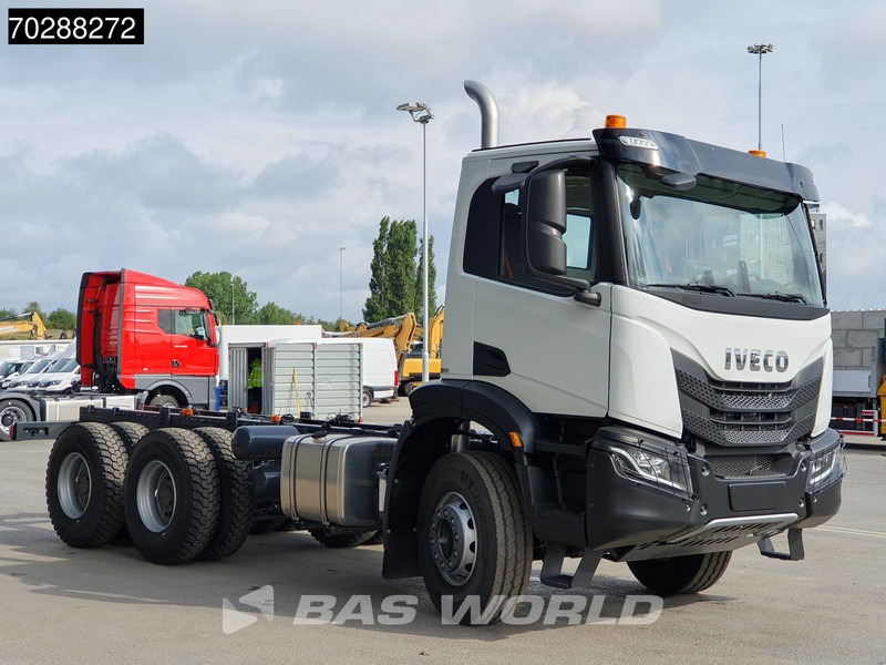 Iveco X-Way 460 6X4 New! Retarder steelsuspension Big-Axle Automatic Navi Euro 6 - Kamion sa golom šasijom i zatvorenom kabinom: slika 3 Iveco X-Way 460 6X4 New! Retarder steelsuspension Big-Axle Automatic Navi Euro 6 - Kamion sa golom šasijom i zatvorenom kabinom: slika 3