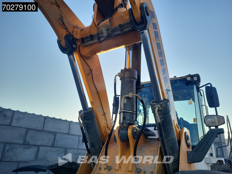 Utovarivač točkaš Liebherr L580: slika 11