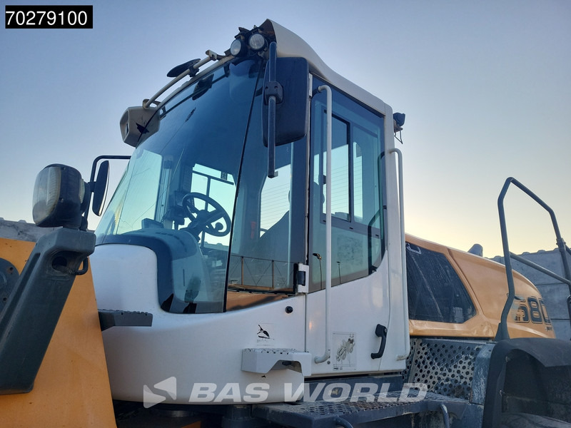 Utovarivač točkaš Liebherr L580: slika 20