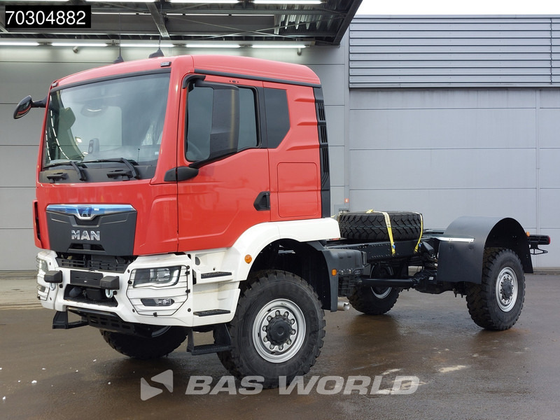 MAN TGM 18.250 4X4 NEW 4x4 Full steel suspension Automatic Airco Euro 6 - Kamion sa golom šasijom i zatvorenom kabinom: slika 5 MAN TGM 18.250 4X4 NEW 4x4 Full steel suspension Automatic Airco Euro 6 - Kamion sa golom šasijom i zatvorenom kabinom: slika 5