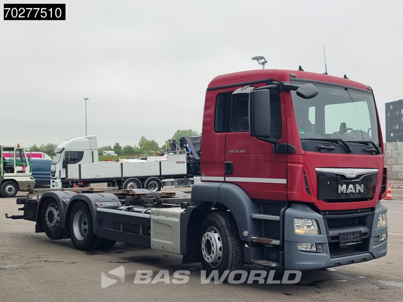 MAN TGS 26.320 6X2 BDF ADR Lift+lenkasche Automatic Euro 6 - Kamion za prevoz kontejnera/ Kamion sa promenjivim sandukom: slika 3 MAN TGS 26.320 6X2 BDF ADR Lift+lenkasche Automatic Euro 6 - Kamion za prevoz kontejnera/ Kamion sa promenjivim sandukom: slika 3