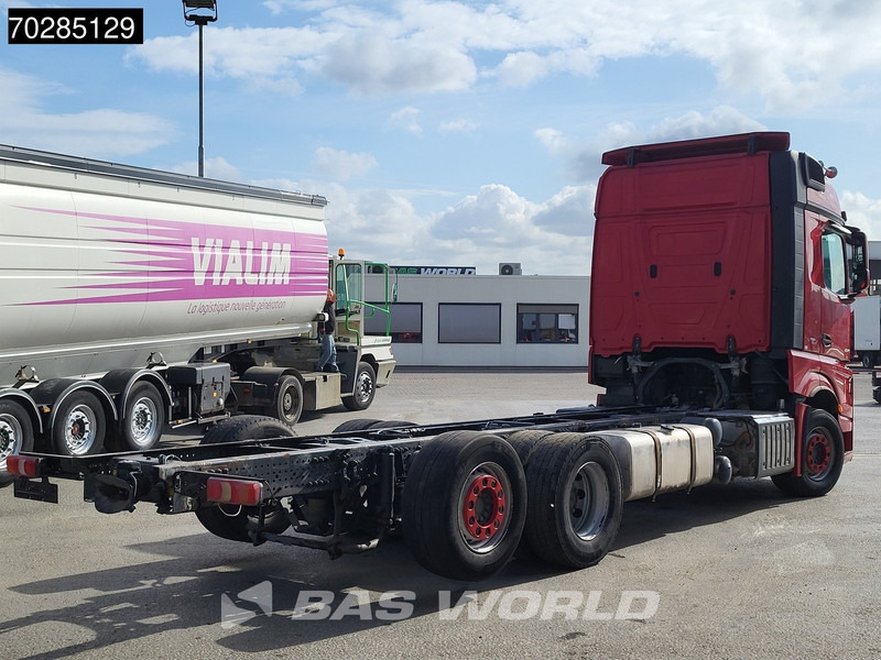 Mercedes-Benz Actros 2548 Actros 6X2 BigSpace Retarder PTO Liftachse Xenon ACC Navi Euro 6 - Kamion sa golom šasijom i zatvorenom kabinom: slika 5 Mercedes-Benz Actros 2548 Actros 6X2 BigSpace Retarder PTO Liftachse Xenon ACC Navi Euro 6 - Kamion sa golom šasijom i zatvorenom kabinom: slika 5